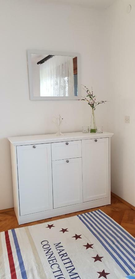 Apartmani Sofia Нивице Экстерьер фото